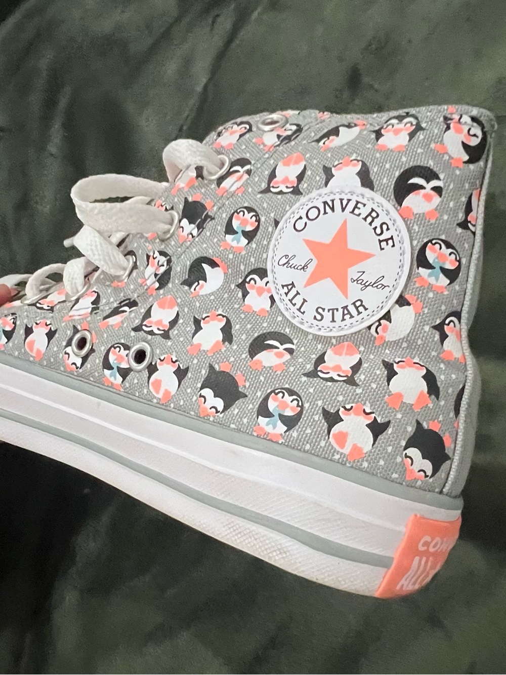 Converse Gray High Top Sneakers with Pink Penguin Print Size 6.5 Women’s